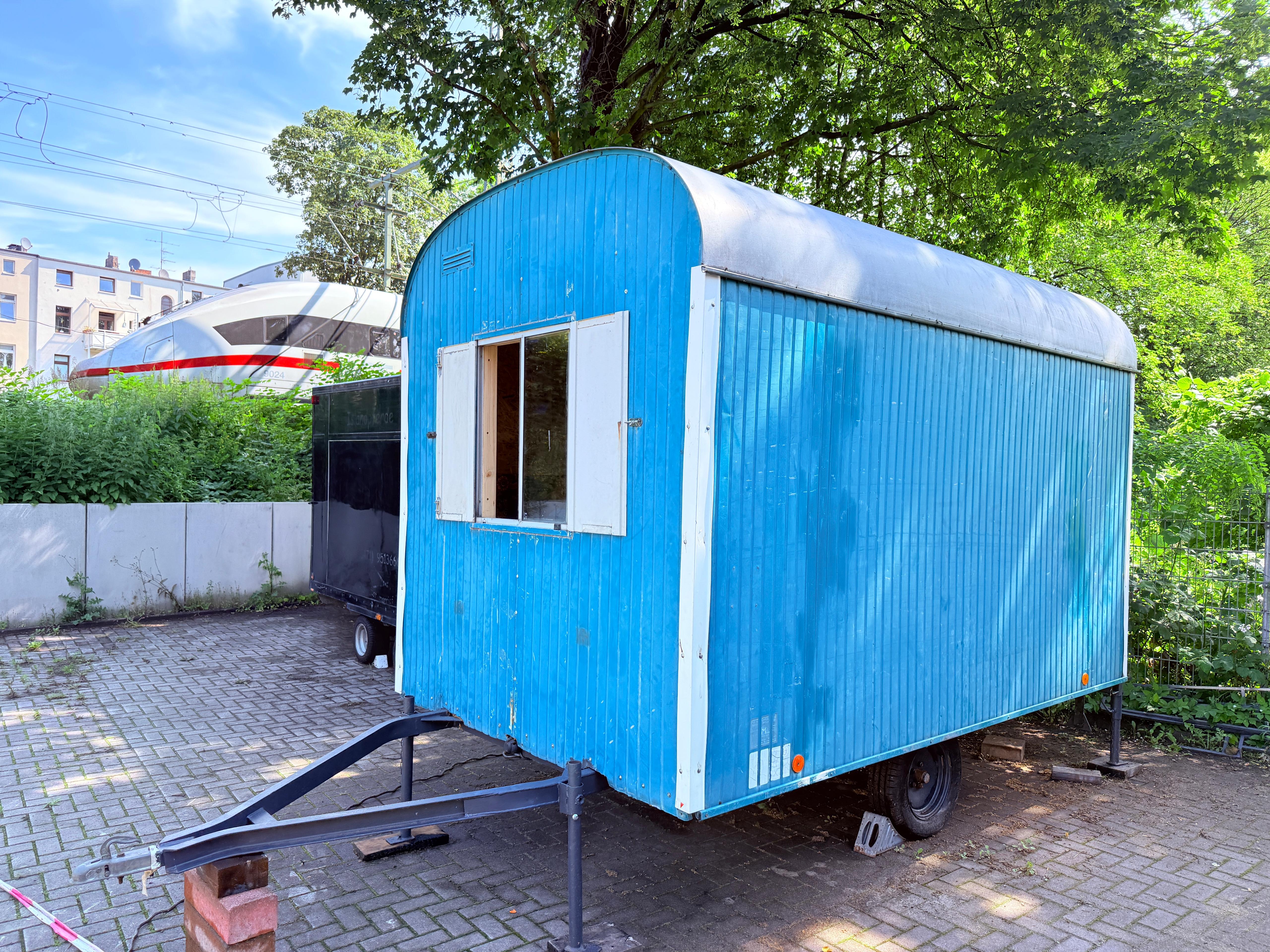 Update zur Bauwoche: Grundierung, Graffitis und unser Pausenwagen